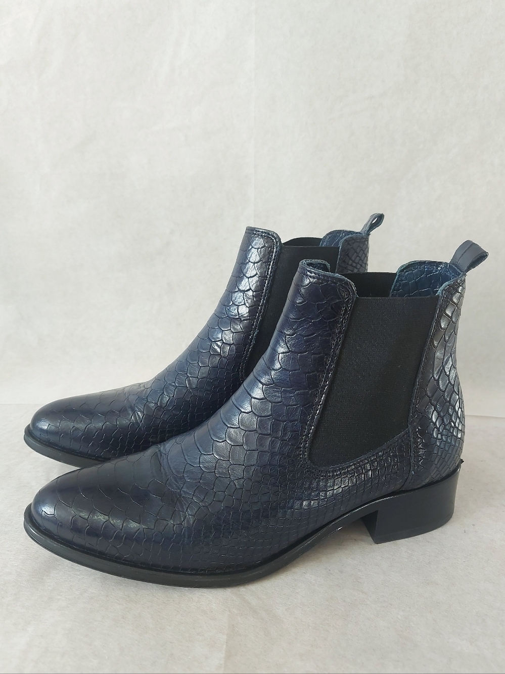 Ateliers Women Blue Leather Croco Snakeskin Chelsea Boots 38 EU Low Block Heel